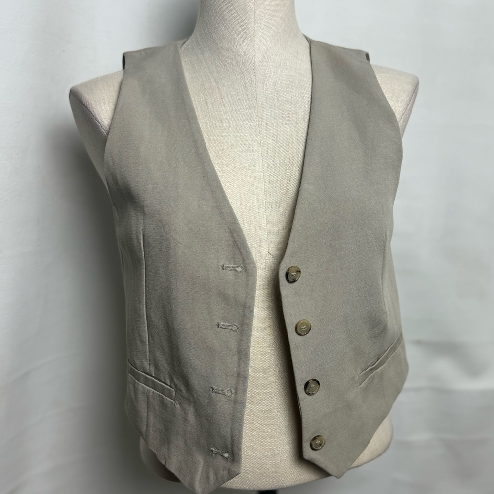 Zara Stylish Beige Vest with Button Detail XS NWT